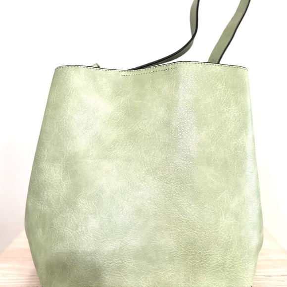 Women's Tote Handbag - Picture 2 of 4